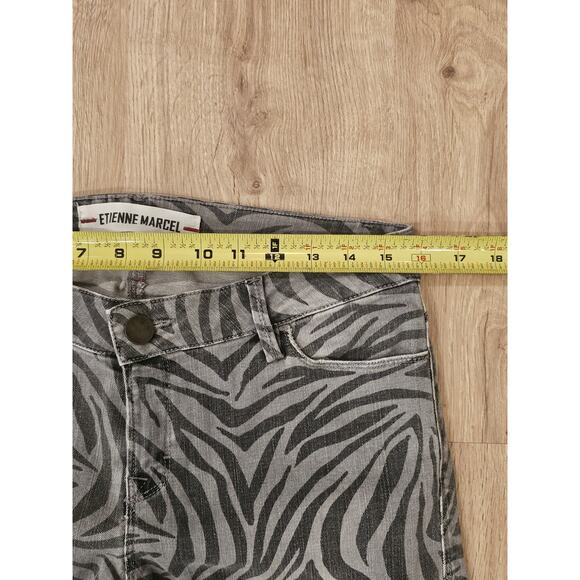 Etienne Marcel Red Zipper Zebra Jeans Women's 28 Gray/Black - Picture 6 of 9
